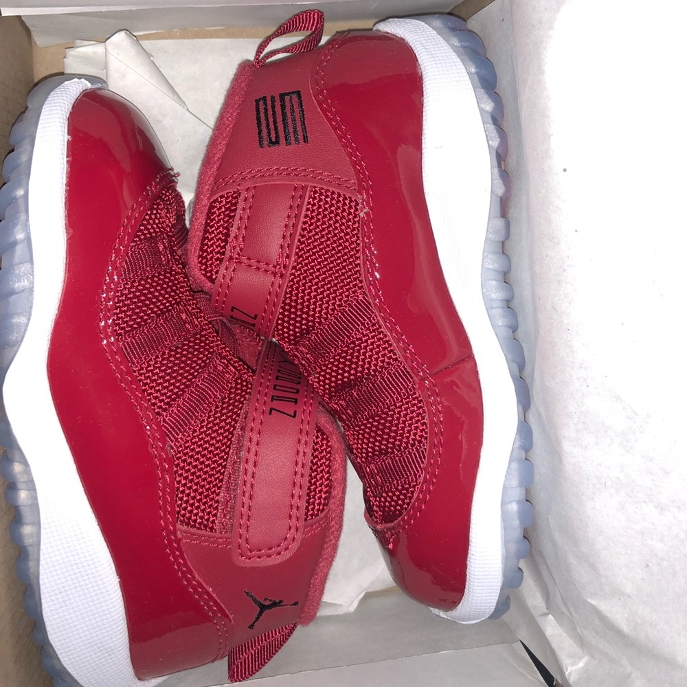 BRAND NEW CHILDREN MICHAEL JORDAN RETRO SNEAKERS